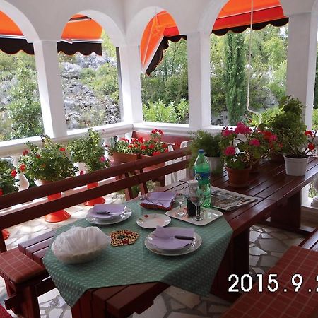 Vila Jadranka Apartments And Rooms Омишаль Экстерьер фото