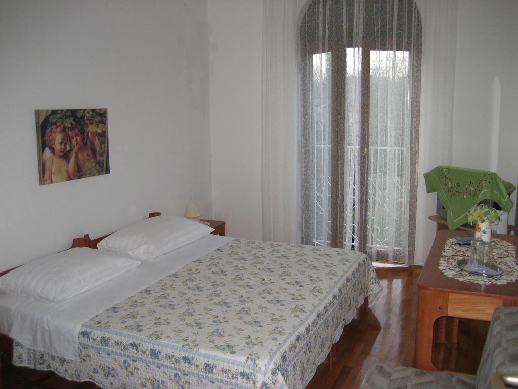 Vila Jadranka Apartments And Rooms Омишаль Экстерьер фото