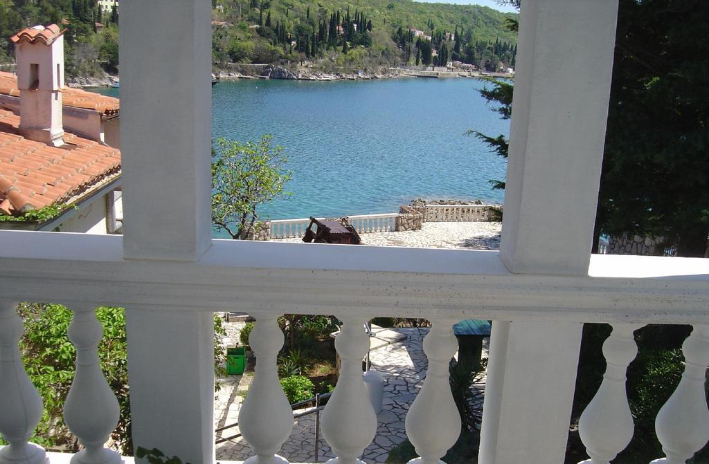 Vila Jadranka Apartments And Rooms Омишаль Экстерьер фото